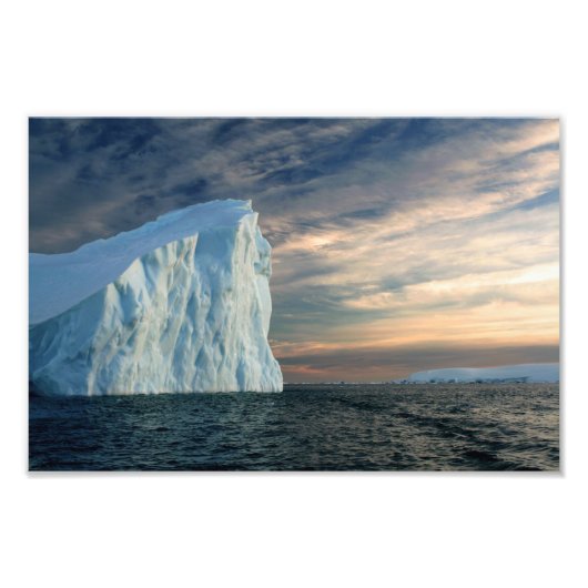Impression Photo Iceberg Antarctique, Eaux Icy, Ciel Spectaculaire (Devant)