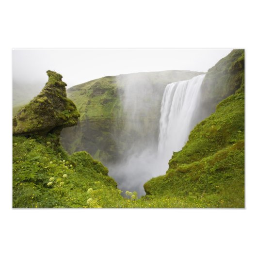 Impression Photo Islande. La cascade Skogarfoss plonge au-dessus d' (Devant)