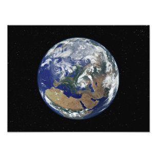 Impression Photo La terre entièrement allumée portée sur l'Europ
