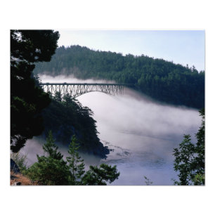 Impression Photo Le brouillard dérive sous le pont Deception Pass à