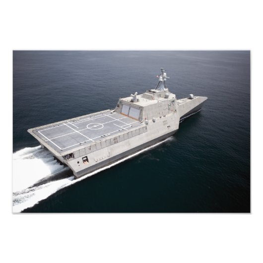 Impression Photo Le navire de combat littoral Independence (Devant)