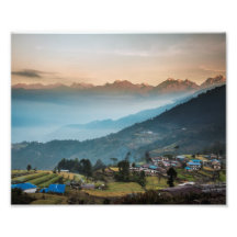 Le Sun Rising sur le village de Sermathang