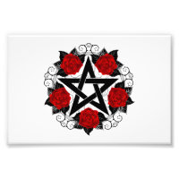 Pentagramme aux roses rouges