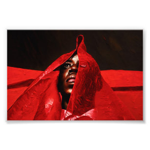 Impression Photo Regard intense : Un puissant portrait rouge du mys