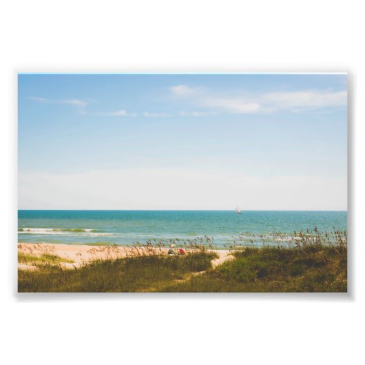 Impression Photo Sunny Ocean View avec parasol de plage et voilier (Devant)