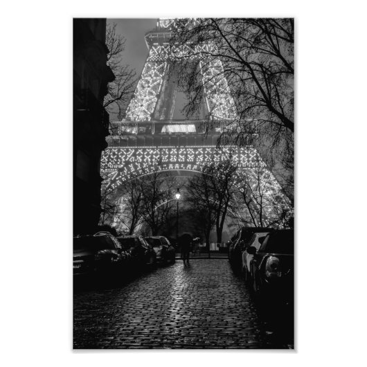 Impression Photo Tour Eiffel - Femme sous la pluie - Noir et Blanc (Devant)