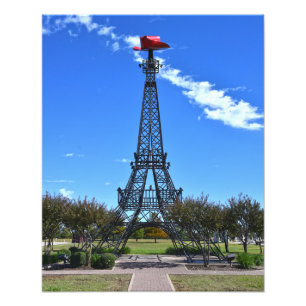 Impression Photo Tour Eiffel portant un chapeau de cowboy rouge, Pa