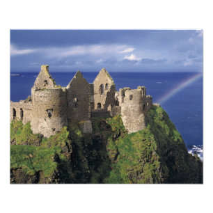 Impression Photo Un arc-en-ciel frappe le château médiéval de Dunlu