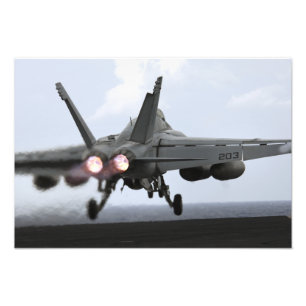 Impression Photo Un F/A-18E Super Hornet lance