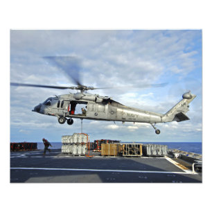 Impression Photo Un MH-60S Seahawk prépare pour livrer l'ammunitio