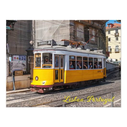 Impression Photo Un tramway jaune emblématique, Lisbonne, Portugal (Devant)