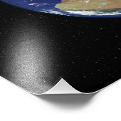 Impression Photo Une Terre entièrement éclairée centrée sur l'Europ (Coin)