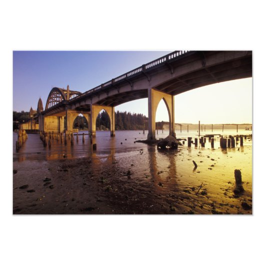 Impression Photo USA, Oregon, Florence. Siuslaw Bridge et (Devant)
