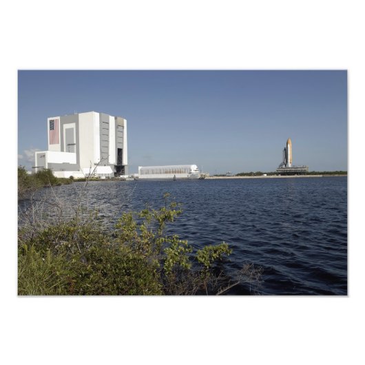 Impression Photo Vue sur le bassin, navette spatiale Atlantis (Devant)