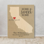 Impression Sur Bois California State Love Nom de famille personnalisé<br><div class="desc">Montrez votre Californie, votre ville natale et l'amour/la fierté de votre famille avec ce magnifique mur de bois personnalisé. Un design rustique chic à grains de bois présente une silhouette de carte de l'état CA, typographie "Home Sweet Home", un coeur rouge montrant où vous vivez, le tout contre un arrière...</div>