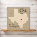 Impression Sur Bois Texas State Map Nom de famille personnalisé établi<br><div class="desc">Montrez à votre Texas et votre famille l'amour et la fierté de cette belle oeuvre murale en bois sur mesure. Un design rustique chic à grains de bois présente une silhouette de carte d'état TX, typographie "Home Sweet Home", un coeur rouge montrant où vous vivez, le tout contre un arrière...</div>