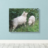 Impression sur toile de moutons mignons mangeant d (Insitu (Plancher de Bois))