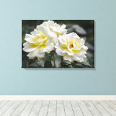 Impression sur toile Roses blanches Photographie (Insitu (Plancher de Bois))
