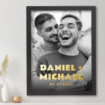Impressions Dorure Couples noms et date bold typographie photo<br><div class="desc">Poster avec votre photo personnalisée et les noms dans une feuille d'or ou d'argent police moderne en gras avec la date ci-dessous.</div>