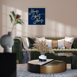 Impressions Dorure Home Sweet Home Marine Bleu Luxe Réel<br><div class="desc">Accueil Sweet Home Marine Blue Luxury Real Foil dans votre choix d'or ou d'argent pour ce dicton encourageant sur un arrière - plan bleu marine classique que vous pouvez changer à une autre couleur si vous le souhaitez.</div>
