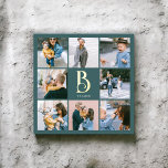 Impressions Dorure Monogramme Chic Multi Photo Turquoise<br><div class="desc">Ajoutez une touche d'élégance à votre décor de maison grâce à notre imprimé d'papier peint carré personnalisé. Cette pièce exquise présente un collage photo de 6 photos carrés, parfaitement arrangé pour présenter vos souvenirs préférés. Au centre de l'impression, personnalisez votre monogramme dans une police vintage décorative, rendue en papier peint...</div>