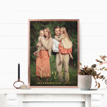 Impressions Dorure Typographie moderne élégante Photo de famille<br><div class="desc">Typographie moderne Elégant Famille Photo Foil Imprimer avec votre préféré et notre élégante typographie de script en feuille d'or ou feuille d'argent. Fait un cadeau ou un souvenir mémorable! Il y a un calque foncé sous le texte qui peut être supprimé, si nécessaire. Veuillez nous contacter à cedarandstring@gmail.com si vous...</div>