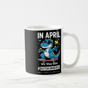 In April dragen we blauwe grappige skateboardende Koffiemok