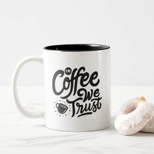 In Coffee We Trust, Two-Tone Coffee Mug Tweekleurige Koffiemok (Met donut)