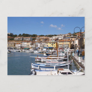 In de haven van het dorp Cassis. Vissen en Briefkaart