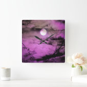 in de lucht van Paars Vierkante Klok (Huis)