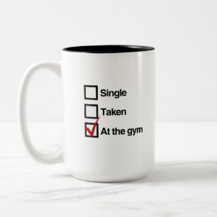 IN DE SPORTZAAL TWEEKLEURIGE KOFFIEMOK