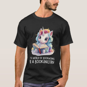 In een wereld van boekenwormen een bookunicorn een t-shirt
