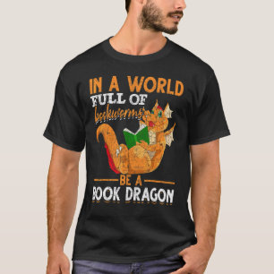 In een wereld vol boekwormen zijn boeken lezen t-shirt