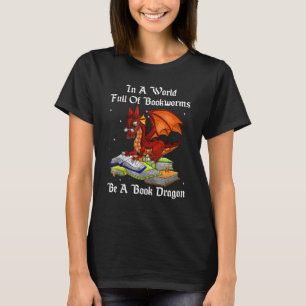 In een wereld vol boekwormen zijn boeken lezen t-shirt
