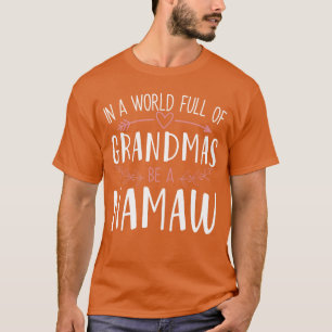 In een wereld vol oma's wees een Namaw vrouwen mot T-shirt