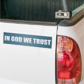 In God vertrouwen wij Bumpersticker (Op Truck)