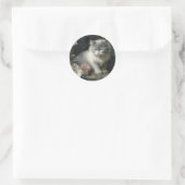 In het bedrijf Flowers Grey and White Kitten Ronde Sticker (Tas)