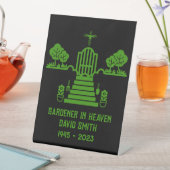 In het geheugen begrafenis van de begrafenis van d reclamebord met voetstuk (Insitu)