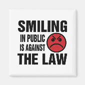 In het openbaar glimlachen is tegen de wet magneet (Voorkant)