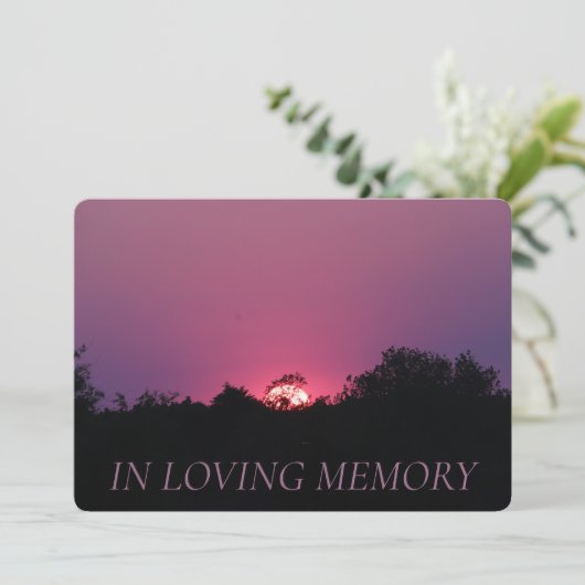 In Loving Memory Roze Zonsondergang Uitnodiging (Staand voorkant)