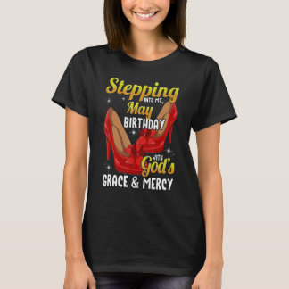 In mei met Gods Grace en M T-shirt