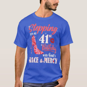 In mijn 41ste verjaardag met Gods hoogheid en T-shirt