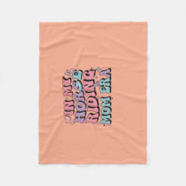 In My Horse Riding Mom Era: Mama T Shirt Mom Life Fleece Deken