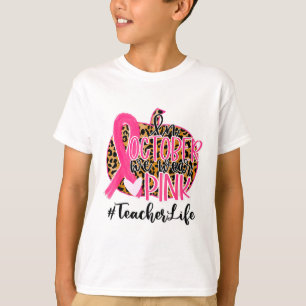 In oktober Draag we leerling-borstkanker T-shirt