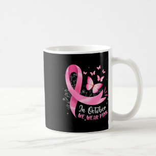 In oktober Draag we roze borstkankervlinder pi Koffiemok