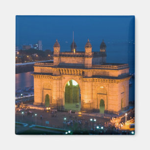 INDIA, Mumbai (Bombay): Gateway of India / Magneet