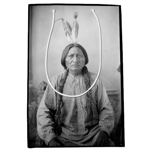 Indiaans icoon: Lakota leider Sitting Bull Medium Cadeauzakje (Voorkant)