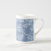 Indigo Blue Ethnic Floral Print Bone China Mok (Rechts)