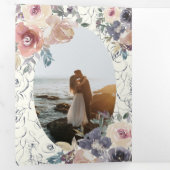 Indigo Blush Bloemen Tri Vouw bruiloft uitnodiging (Binnenzijde eerst)