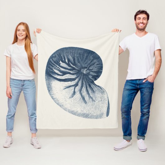 Indigo Shark Eye Seashell Fleece Deken (In situ)